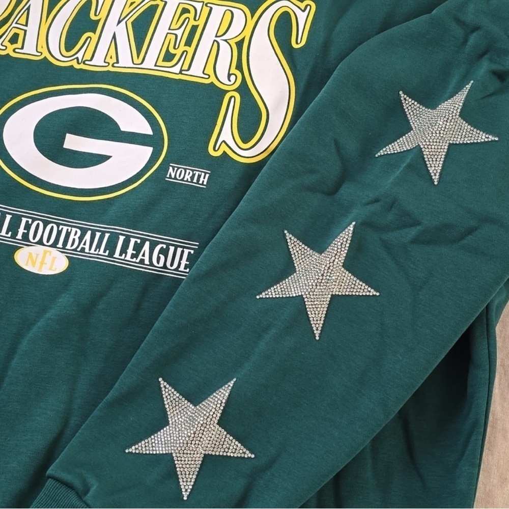 Green Bay Packers NFL Women's Rhinestone Star Sleeve Sweatshirt Green Size Large - Picture 7 of 16